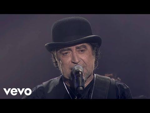 Joaquín Sabina - Cerrado por Derribo (Directo)