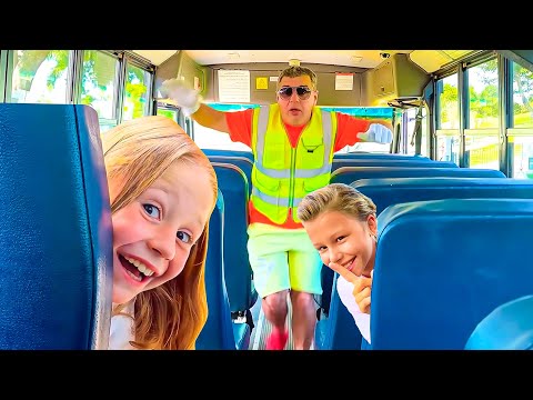 Thumbnail for Nastya y Stacy aprenden las reglas de seguridad en el autobús. Buen comportamiento para los niños