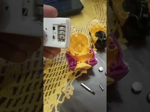 Como trocar bateria de brinquedo Mcdonalds e caixa musical.