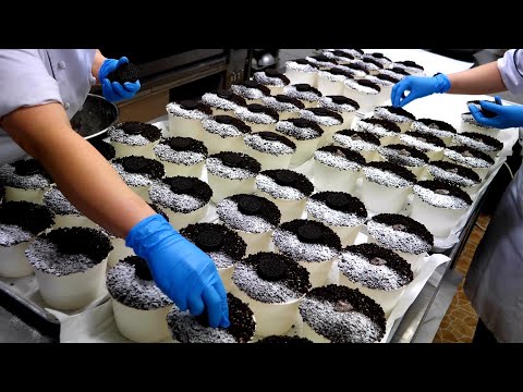 오레오를 부어서 만든 케익!? 상상 그 이상의 오레오 쉬폰케이크 대량 만들기 The process of mass making oreo cake - Korean street food