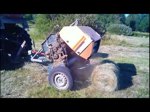 Thumbnail for пресс-подборщик 850 на сенокосе.