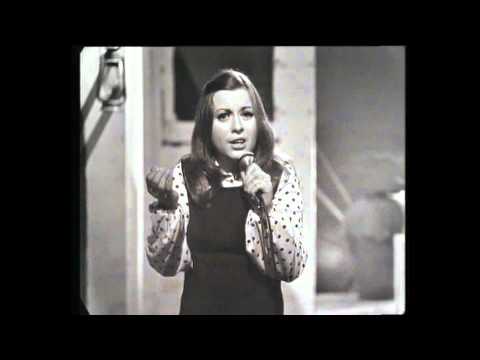 MARI TRINI canta &quot;UN HOMBRE MARCHO&quot; EN EL PROGRAMA &quot;LUCES EN LA NOCHE&quot; 1970 HD ( sonido 5.1 )