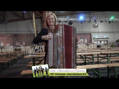 Die BradlmusiKanten mit der größten Harmonika von Franz Parz