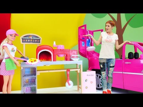 Видео для девочек - Маша, Барби и подружки идут в пиццерию!