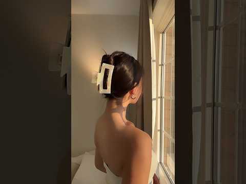 Cute Claw Clip Up do Hairstyle!