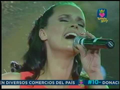 Shaila llora al cantar Amor Eterno en Nicaragua ????????