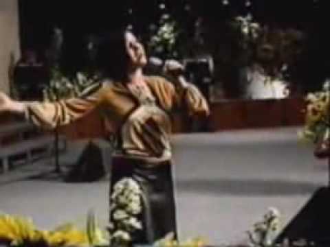 Crystal Lewis - Cuan grande es el