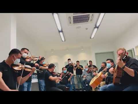 Mariachi 2000 La bikina (Ensayo)