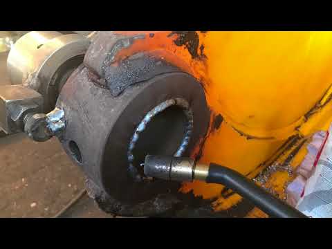 Ремонт корня стрелы JCB 3CX Расточка наплавка