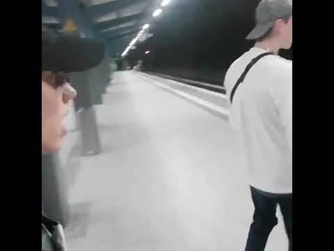 Mit den Bratans und Bratanis am Hauptbahnhof Fero Ferero 47 auf Kokain gönnen [try not to cringe de]