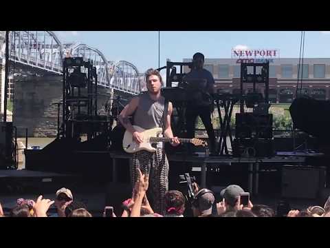 Two Feet - Love Is a Bitch @ Bunbury Music Festival (June 3, 2018)