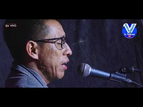 Cantante  Ronni Hordoñes Más allá del sol