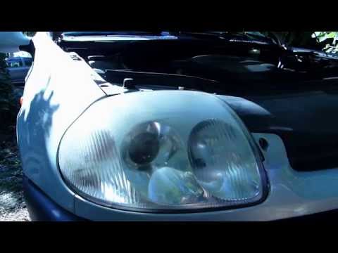 Rénovation à la main de phares de Clio 2 phase 1