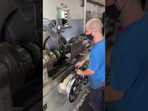 Retificando virabrequim - Retifica de Motores Agro Diesel | #Shorts