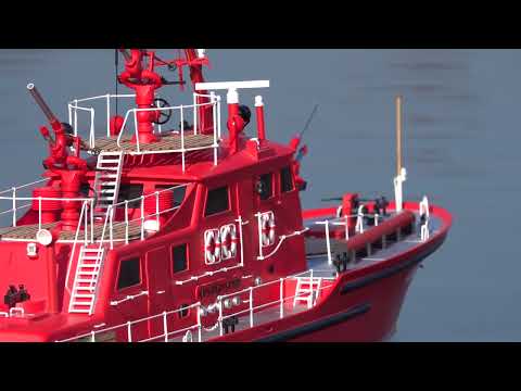 GfK Feuerlöschboot Düsseldorf in 1:25 von Robbe - GfK fireboat Düsseldorf in scale 1:25 from Robbe