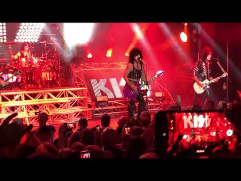 KISS Kruise VII - Tomorrow and Tonight Night 2