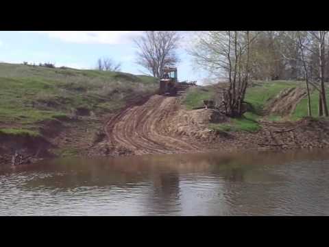 дт-75 через речку