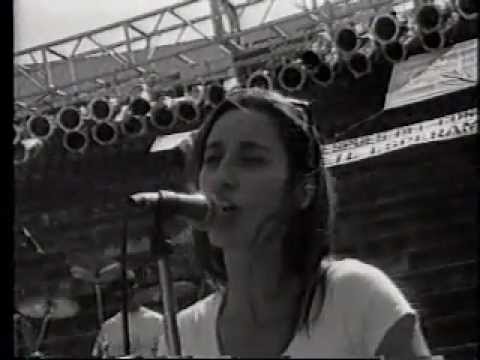 Thumbnail for The Sacados Mas de lo que te imaginas (Version En Vivo)