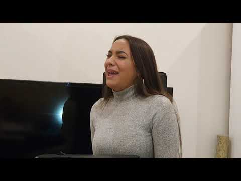 Rosi de san Fernando  cantando para el rey de reyes