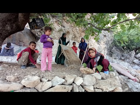 Thumbnail for The performance of the porch in front of the cave by the grandmother and children