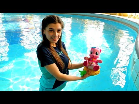 Игрушки и Литл пони  аквапарке! - Ищем подсказки с ToyClub