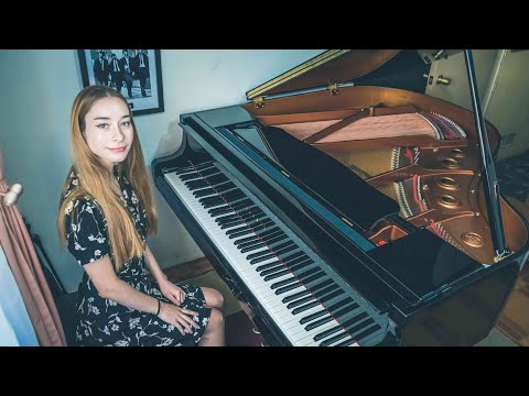 Piano Yamaha GB1 K / Maira una increíble pianista.