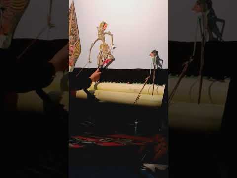 Thumbnail for Memainkan wayang prajurit,..... Pagelaran wayang kulit Dalang Ki Tanoyo
