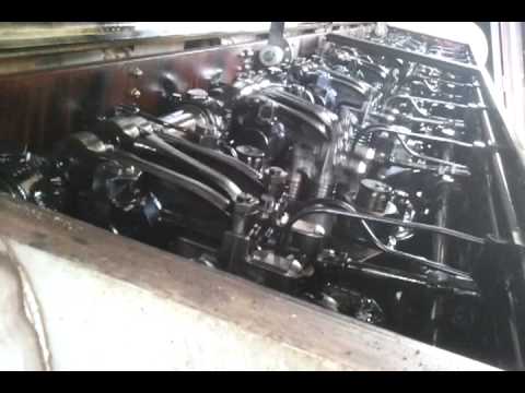SD 40 locomotive engine start up