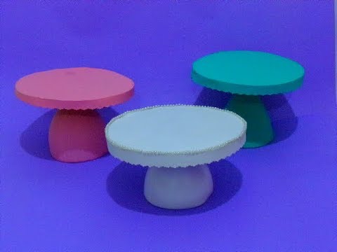 Suporte para doces feito com papelão &amp; garrafa pet.