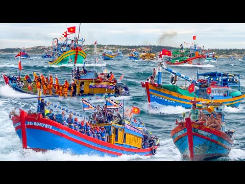 Thumbnail for Ngư Dân Đua Nhau Ra Biển Rước Ông Nam Hải | Mực Mi Nơ Một Nắng Chấm Mắm Me