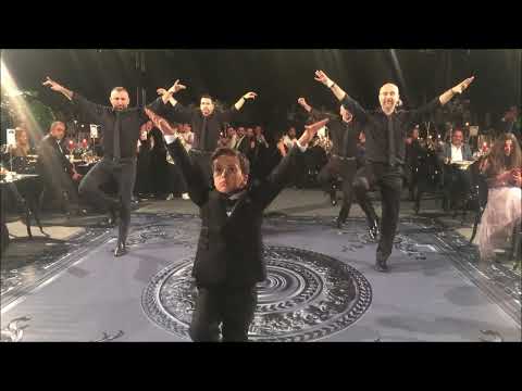 KÜÇÜK EFEDEN DÜĞÜNDE SÜRPRİZ ZEYBEK GÖSTERİSİ