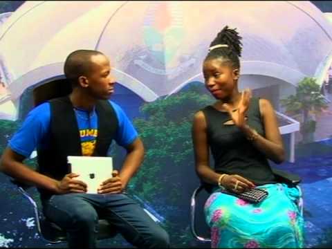 HAWA ASEMA ANAUCHUKIA WIMBO WA NITAREJEA ALIOUFANYA NA DIAMOND.