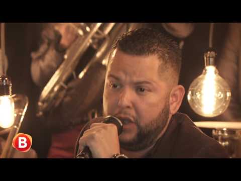 "Los Gustos Que Tiene El Muchacho" - Toño Lizárraga en Qué Rollo Banda