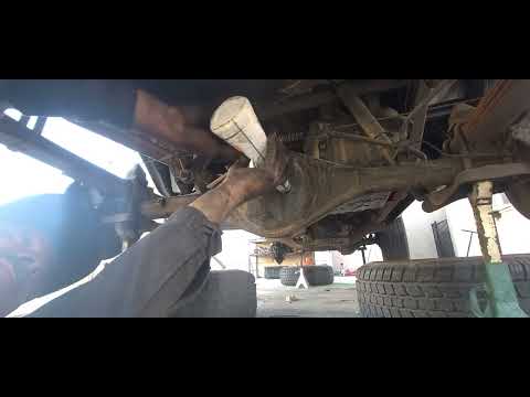 Toyota Pickup 4x4 22r 1982 frenos y engrasado