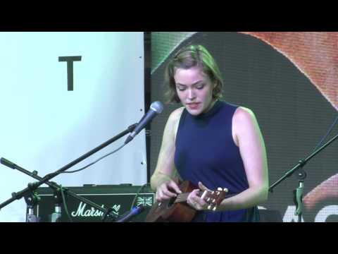 Грейс Гаррет поет «Көзімнің қарасы»