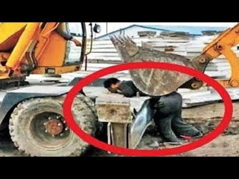 Thumbnail for Такое Редко Увидишь! Ошибки Работников Снятые на Камеру