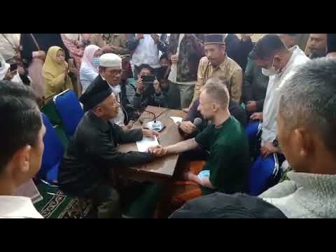 Thumbnail for Masuk Islam Orang Polandia di Masjid Lio Garut