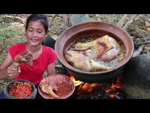 Cooking Chicken thighs on the clay for lunch - Chicken thighs recipe for eating delicious #69