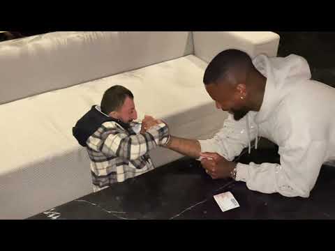 TRABZONSPORLU FUTBOLCU PARAMI ALINCA ORTALIK KARIŞTI