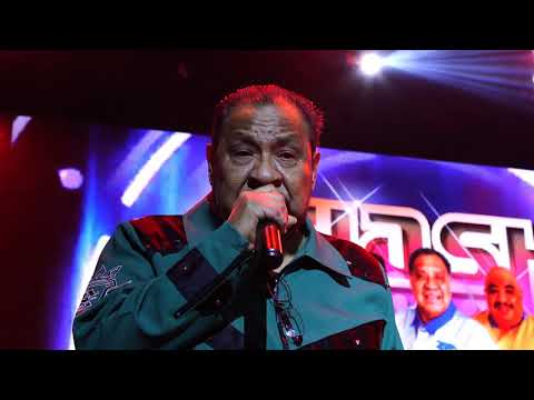 Grupo Flash &quot;Niña de Secundaria&quot; En Vivo (Video Oficial)
