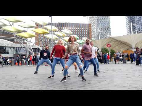 Amazing Westfield Stratford Flash Mob!