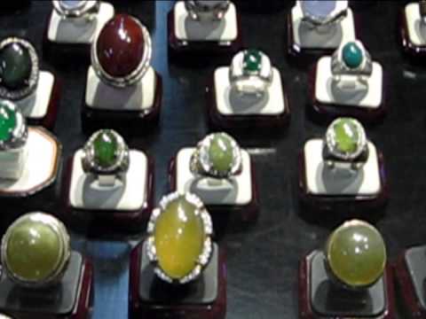 Thumbnail for Aneka Batu Akik dan Permata yang Bikin Bengong di Gems Center Jakarta