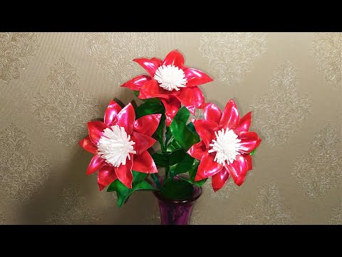Цветы из донышек от пластиковых бутылок. Мастер класс.