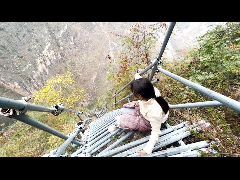 Thumbnail for 爬上中国最危险的村庄,四川大凉山悬崖村,场面太过震撼了!|Climb up China's most dangerous village, Daliangshan, Sichuan