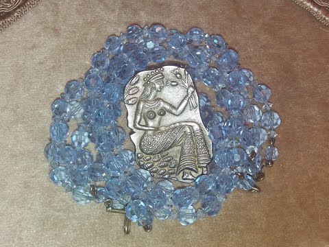 Thumbnail for Ожерелье из неодимового стекла и другие находки на блошином рынке Мадрида 12.02.2023. Продолжение.