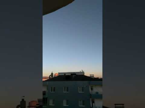 Thumbnail for Balkondan adana kuşu ucurulmasi