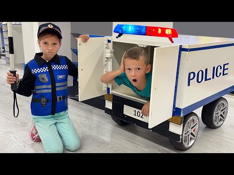 Thumbnail for Sofia on a police car catches a thief