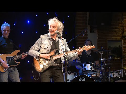 RAUL PORCHETTO - BAILANDO EN LA VEREDA - JULIO 2022