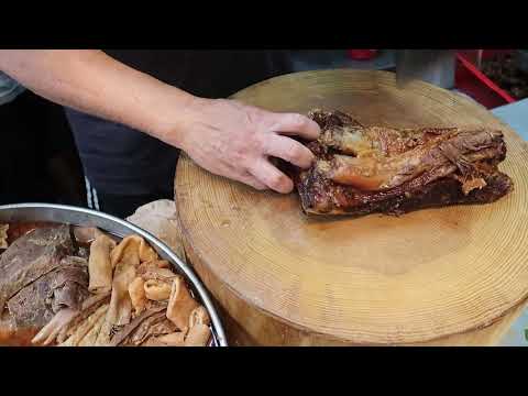 新興麵家 有數十年合作關係夥伴專門為新興麵家，在每一個早上供應當天上水屠房的活宰牛腩、牛雜及鮮牛肉。 屯門紅橋井財街青菱徑  24598330  食過之後，會令食客念念不忘   Beef Offal