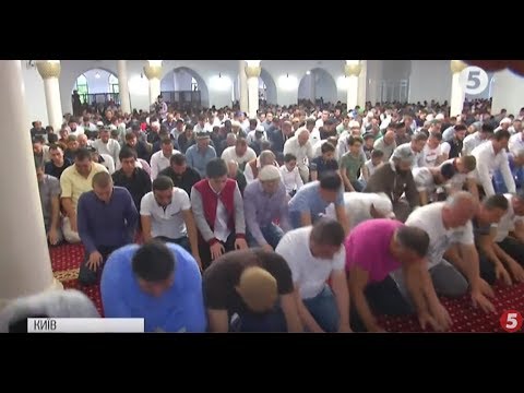 "Іслам - це релігія миру": як українські мусульмани святкують Курбан-Байрам